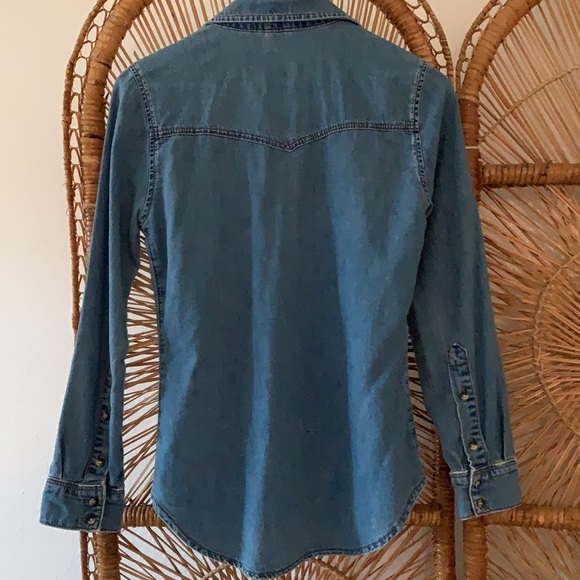 Blue Jean Button Up // - Picture 3 of 4
